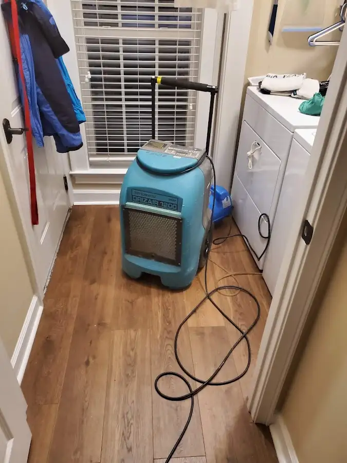 Commercial dehumidifier deployed for Flood Damage Cleanup in Cottage Lake
